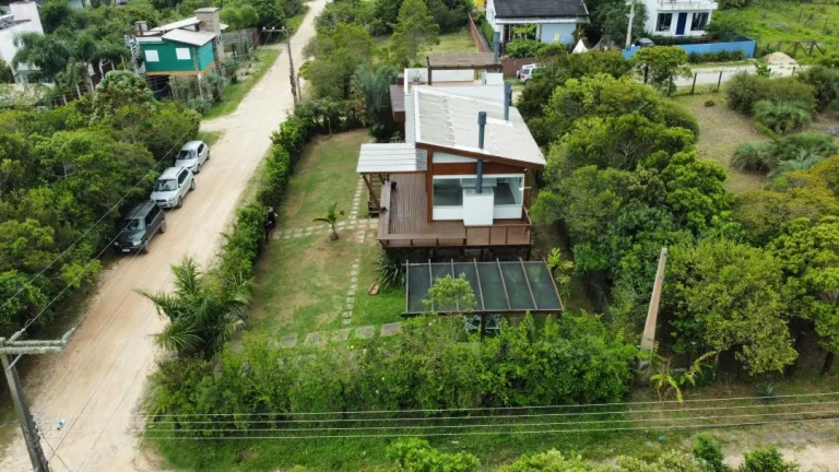 Imagem Casa com 2 Quartos à Venda, 110 m² em Imbituba - Imbituba
