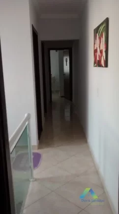 Imagem DIADEMA Sobrado recém reformada, 125M², edícula, 3 dormitórios, 4 vagas, ótima localização e valor