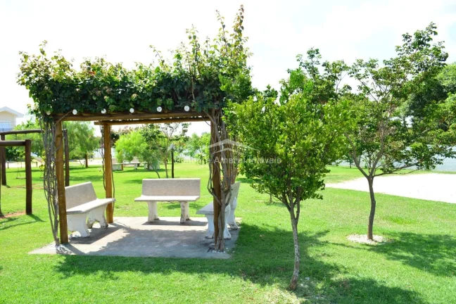 Imagem Terreno no Condomínio Terras do Cancioneiro

Terreno com topografia relativamente plana (390 m²), ...
