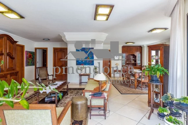 Imagem Excelente apartamento em Perdizes com elevador privativo, um por andar, 162m²