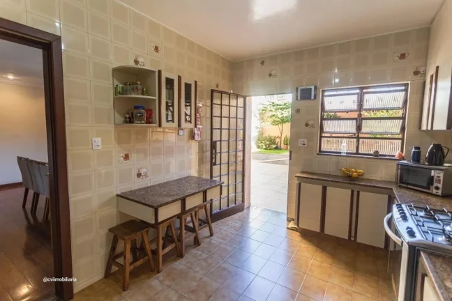 Imagem Casa ampla em lote de 360m², localizada no bairro Santa Inês, ideal para quem busca espaço, confo...