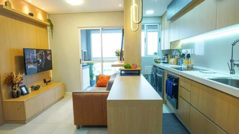 Imagem Apartamento com 3 dormitórios sendo 1 suíte e 2 vagas de garagem no Bairro São João em Itajaí