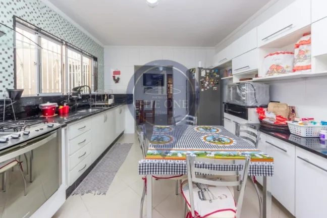 Imagem Imperdível: Casa à venda em São Paulo-SP, Vila Guarani (z Sul) com 3 quartos, 3 suítes, 2 salas, 4 banheiros e 2 vagas de garagem, 200m².