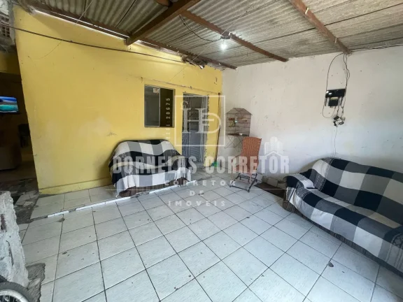 Imagem Casa + 2 quitinetes, piscina, terraço, vg, 5qts, 3wcs, quintal e área de serviço