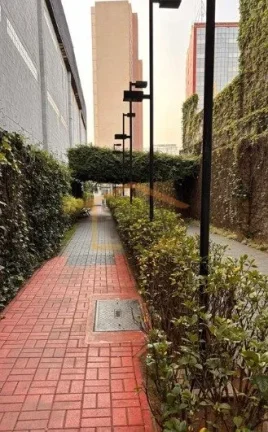 Imagem Apartamento de 30m², totalmente reformado e mobiliado. Conta com 1 dormitório sendo suíte, ambien...