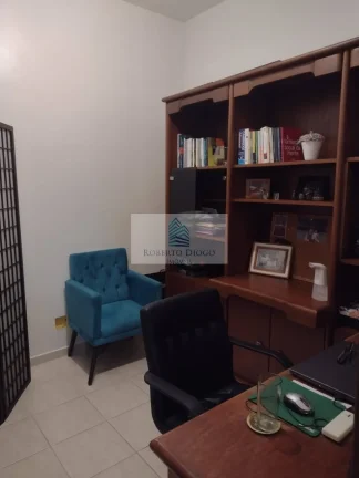 Imagem Imperdível: Casa à venda no Rio de Janeiro-RJ, 4 quartos, 1 suíte, 1 sala, 4 banheiros, 1 vaga de garagem, 164m² - Bairro Pechincha!
