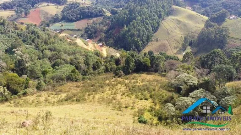 Imagem Paraíso para amantes da natureza: Terreno com cachoeira em Gonçalves!
