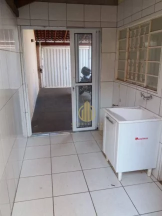Imagem Casa com 3 dormitórios à venda, 200 m² por R$ 240.000,00 - Jardim Adalberto Frederico de Oliveira Roxo I - Araraquara/SP