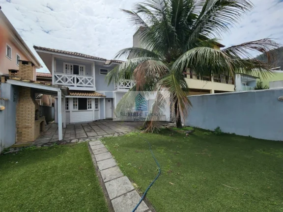 Imagem Casa em Condomínio à Venda em Vargem Pequena, Rio de Janeiro-RJ: 2 Quartos, 1 Sala, 1 Banheiro, 4 Vagas - 140,00m². Venha Conferir!