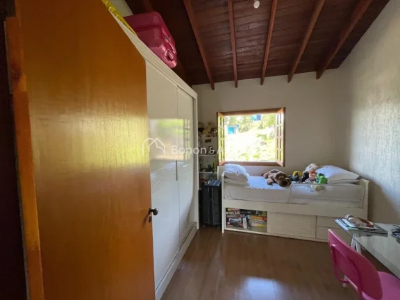 Imagem Encantador sobrado em terreno de 2.000m², ideal para quem busca tranquilidade, espaço e o contato ...