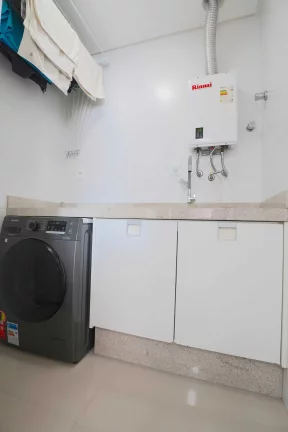 Imagem Apartamento com 3 dormitórios sendo 1 suíte e 2 vagas de garagem em Balneário Camboriú/SC