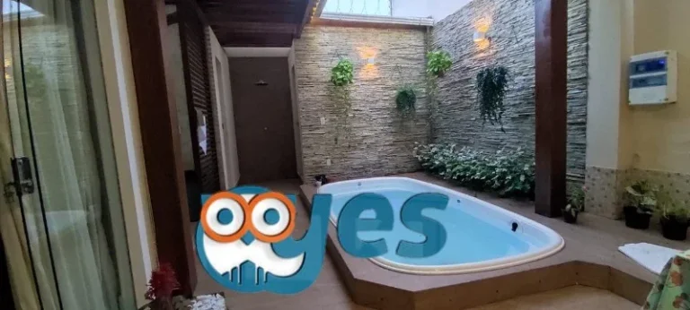 Imagem Casa com piscina privativa em condomínio para Locação