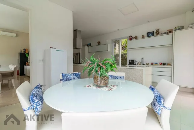 Imagem Casa de Condomínio em Alphaville - Santana de Parnaíba, SP