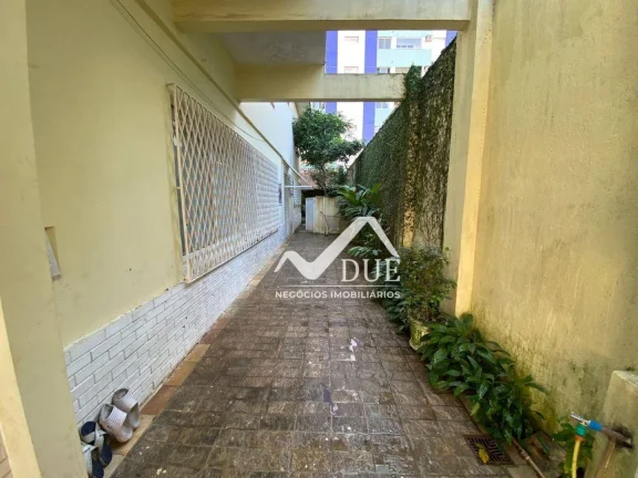 Imagem casa á venda a uma quadra da praia com 3 dormitórios e 1 suíte