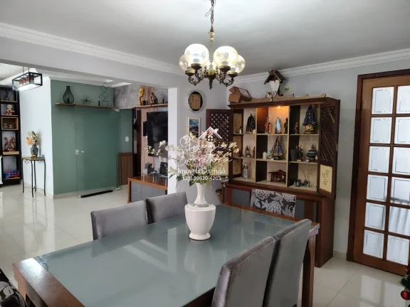 Imagem Imperdível: Casa à venda em Guarujá-SP, Guaiúba! Bem próxima ao Tombo com 3 quartos, 1 suíte, 2 salas, 6 vagas e 300m² de área.