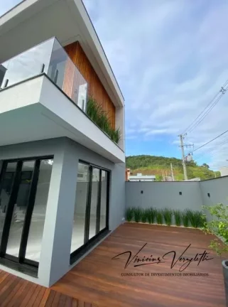Imagem Casa / Sobrado para Venda em Camboriú / SC no bairro São Francisco de Assis