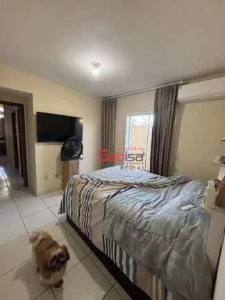 Imagem Apartamento com 2 dormitórios à venda, 73 m² por R$ 325.000,00 - Estação - São Pedro da Aldeia/RJ