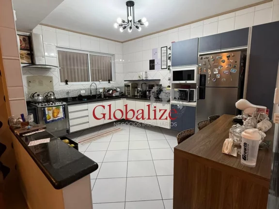 Imagem Casa triplex com 5 dormitórios no Campo Grande em Santos po R$ 2.140.000,00