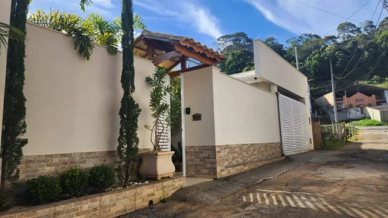 Imagem VENDO ESTA LUXUOSA CASA EM NOVA FRIBURGO.