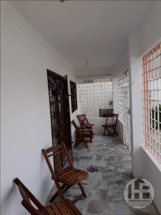 Imagem Casa de dois pavimentos, 360m, com 4 quartos, localizada em Campo Grande, Recife - Pernambuco.