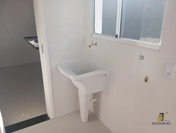 Imagem Casa em Condomínio de Luxo em Cotia-SP, Parque Dom Henrique: 3 quartos, 1 suíte, 2 salas, 3 banheiros, 86m², 2 vagas.