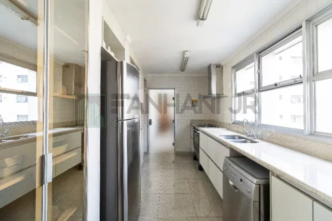 Imagem Espetacular apartamento à venda no Itaim Bibi, São Paulo-SP: 3 quartos, 3 suítes, 3 salas, 4 banheiros, 3 vagas de garagem, 268m².