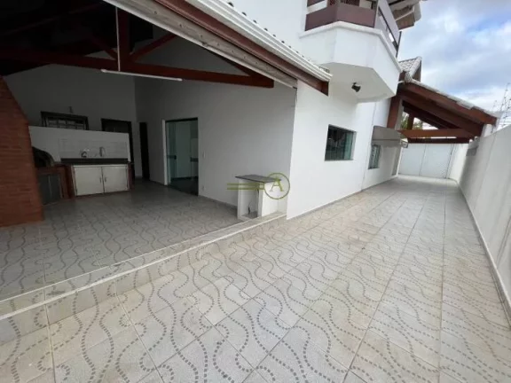 Imagem Sobrado alto padrão à venda no Centro Peruíbe/SP Localizada à 700m da praia