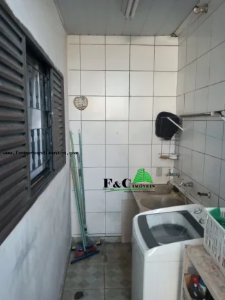 Imagem Casa para Locação em Limeira, Jardim Ibirapuera, 3 dormitórios, 1 banheiro, 1 vaga