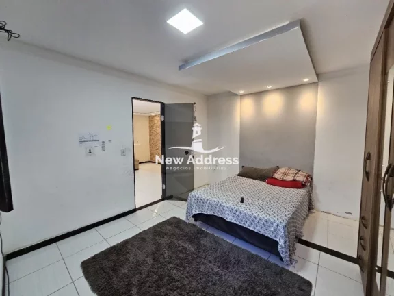 Imagem Duas casas com entradas independentes, 200m² de área construída. Ideal para morar com privacidade ou garantir renda extra com aluguel.