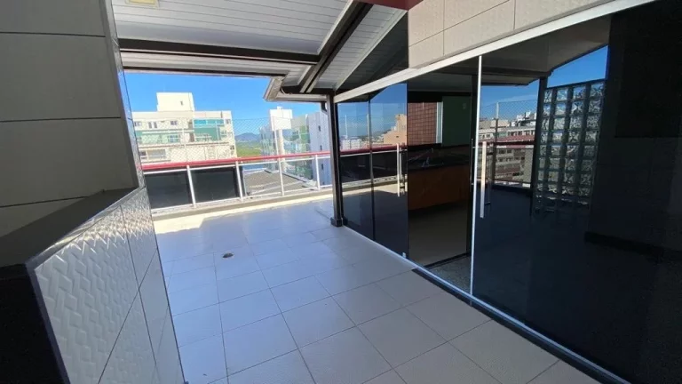 Imagem Cobertura Triplex, 04 Suites, 02 Vagas de Garagem, Centro, Guarapari - ES
