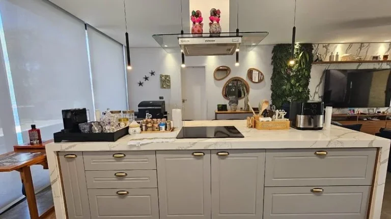 Imagem Casa 4 suites à Venda no Condomínio em Atibaia