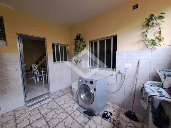Imagem Casa Triplex de Vila em Bento Ribeiro