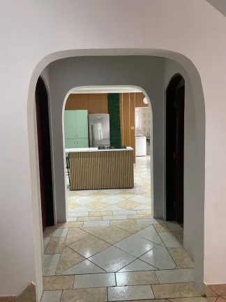 Imagem Sobrado com Design Funcional e Espaços Bem Distribuídos – Jardim Eliane