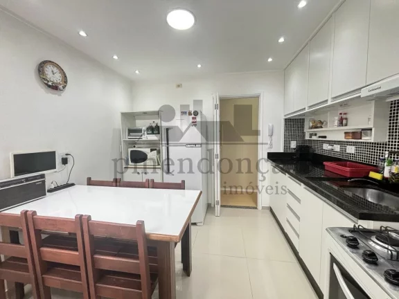Imagem Lindo apartamento todo reformado com living para 2 ambientes , sacada, 2 dormitórios com armários ...