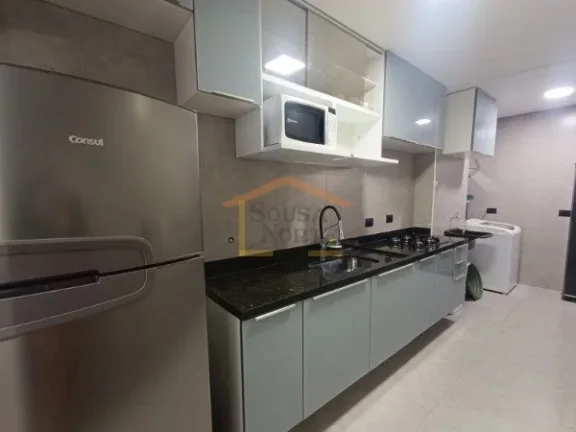 Imagem Apartamento recém-reformado com 82m², distribuído em sala ampla para 2 ambientes, 3 dormitórios,...