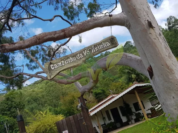 Imagem Linda Chácara em Piracaia: 1600m², Piscina, Lago, Poço, e Mais!