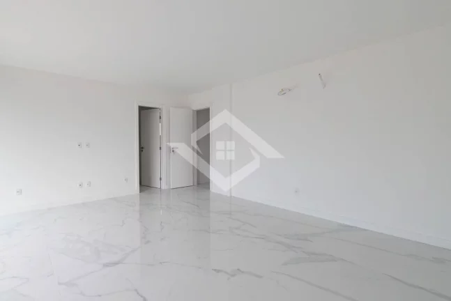 Imagem Casa Duplex 4 Suítes e 317m² no Recreio dos Bandeirantes |