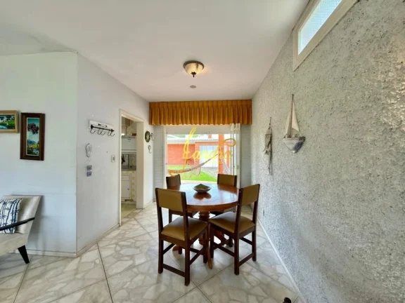 Imagem Casa perto do mar e do centrinho de Atlântida, com dois lotes