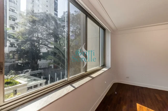 Imagem Apartamento à Venda em Vila Nova Conceição - São Paulo/SP.