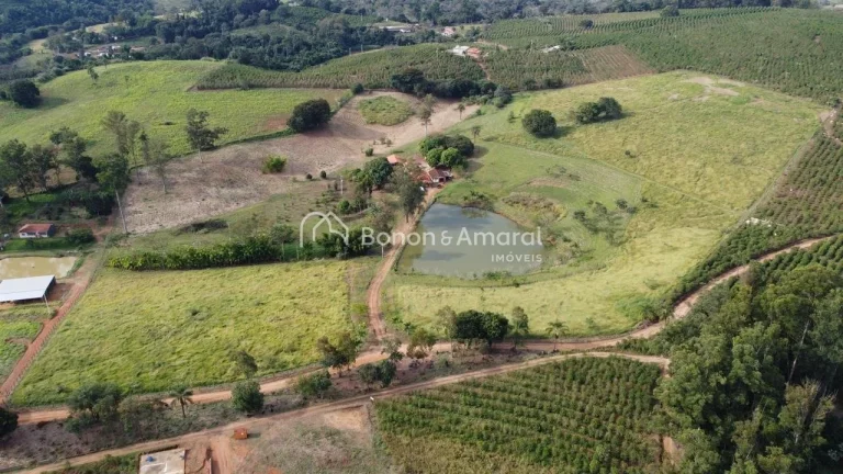 Imagem Este sítio está localizado no pé da Serra da Mantiqueira, região rica na produção do café.
Po...
