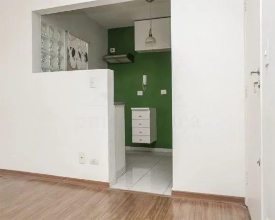 Imagem Apartamento reformado, iluminado e reformado, living para 02 ambientes, piso laminado, dormitórios ...