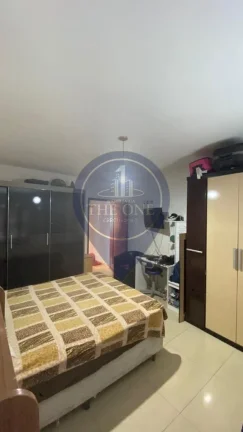 Imagem Casa de Luxo na Vila Dom Pedro II: 4 quartos, 3 suítes, 2 salas, 4 banheiros, 2 vagas de garagem, 124 m² - São Paulo-SP.