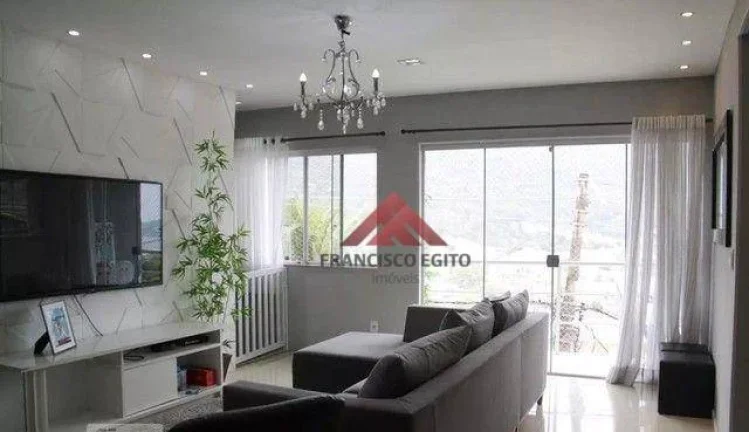 Imagem Casa Triplex, 4 qtos, 2 stes, 4 vagas