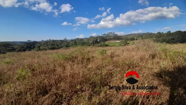 Imagem Linda Área a Venda na Região do Parque Ferradura em Campos do Jordão - SP.