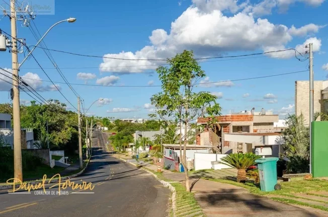 Imagem Lote na parte alta do condomínio na Alameda Bouganvilles.