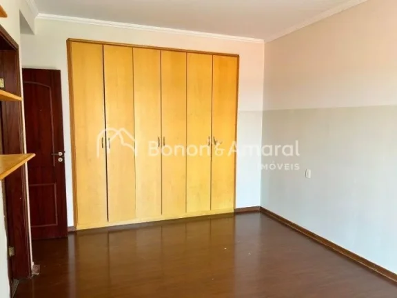 Imagem Descubra o conforto nesta confortável e espaçosa casa localizada no prestigiado bairro do Jardim C...