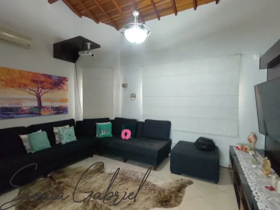 Imagem Impecável Casa em Condomínio à Venda em Vinhedo-SP - 3 Quartos, 1 Suíte, 2 Salas, 3 Banheiros, 4 Vagas, 212,10 m². Imagem Impecável Casa em Condomínio à Venda em Vinhedo-SP - 3 Quartos, 1 Suíte, 2 Salas, 3 Banheiros, 4 Vagas, 212,10 m².