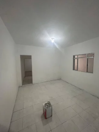 Imagem Casa Fundos Locação 2 Dormitórios com 1 Vaga de garagem - Jardim Ipanema