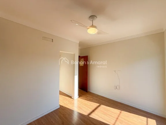 Imagem Encante-se com esta belíssima casa em condomínio, que une planta moderna, excelente iluminação n...