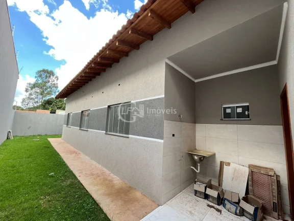 Imagem Ampla casa nova - 1 suíte e 2 quartos